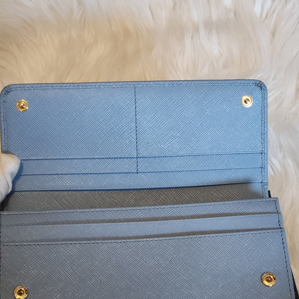 Prada Wallet - Picture 6 of 11